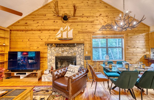 My Mountain Cabin | Summr Spl/Secluded/HotTb/Pokr/Firept/Pet/2king