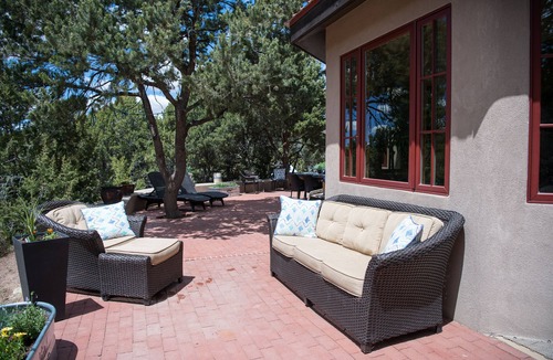Northeast Santa Fe House | Sun and Ski! Beautiful Downtown Home on 1.5 Acres! Perfect for ski and summer!
