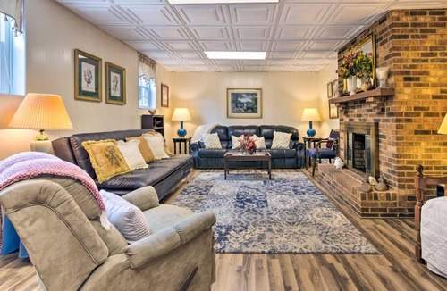 Lenoir Apartment | Sun-Dappled Lenoir Abode with Patio and Yard!
