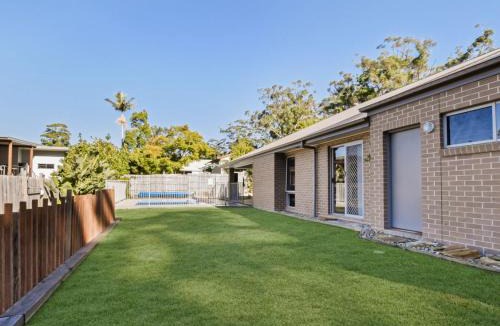 Smiths Lake House | Sun Daze at Smithies