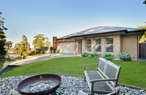 Smiths Lake House | Sun Daze at Smithies