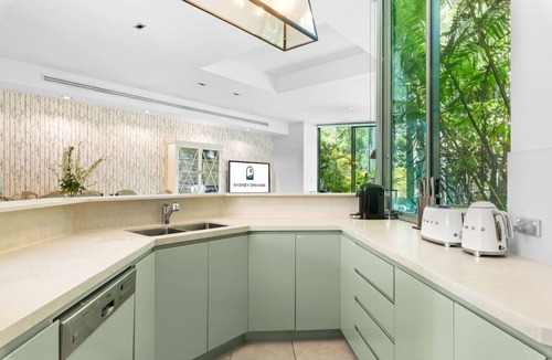 Double Bay House | Sun-Drenched Glasshouse Retreat + Pool