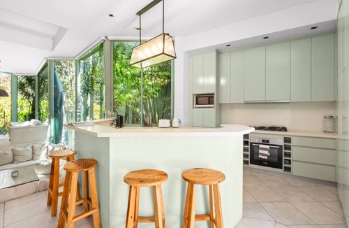 Double Bay House | Sun-Drenched Glasshouse Retreat + Pool