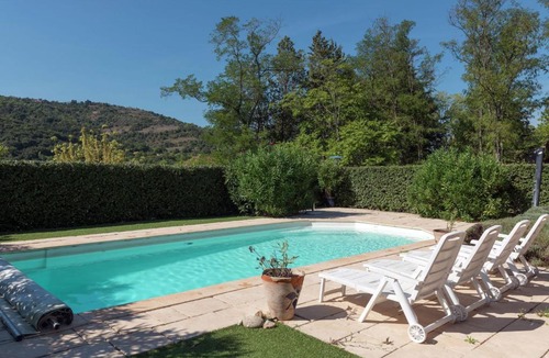 Vallon-Pont-d'Arc Villa | Sun drenched villa in Ardeche with Pool