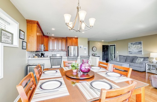 North Shore Condo | Sun-Filled Condo w/Smith Mountain Lake Views