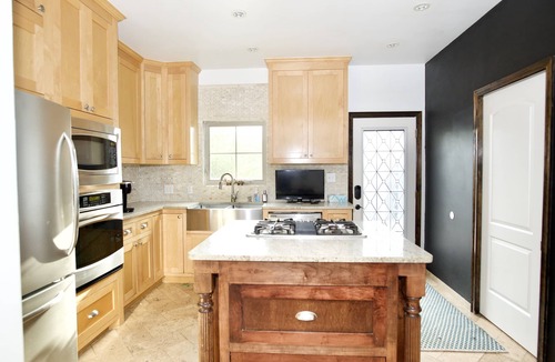 Riverside Terrace House | Sun-Filled Home Away from Home