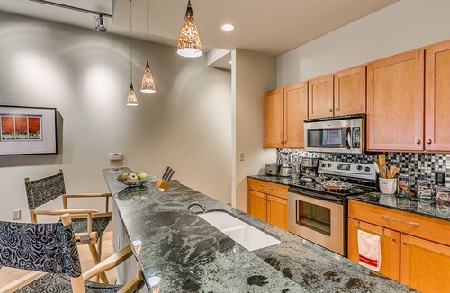 Midtown Apartment | Sun Filled Luxury Midtown Loft Perfect Location!