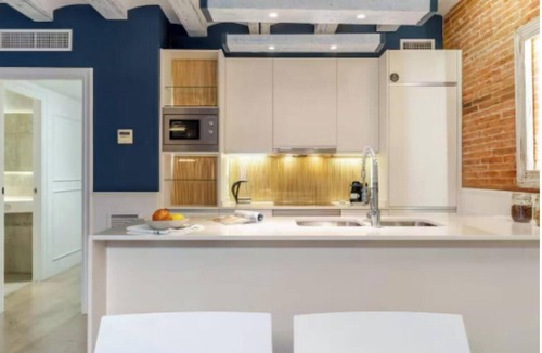 Gothic Quarter Apartment | Sun-Filled Mediterranean Apartment in the Gothic Quarter