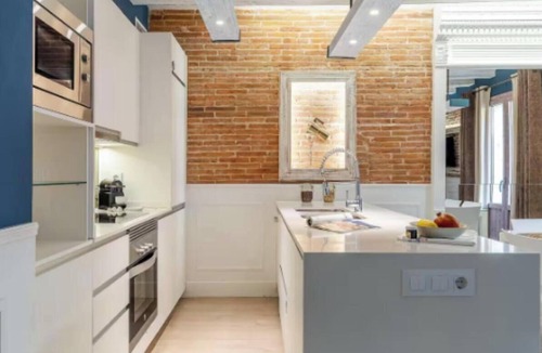 Gothic Quarter Apartment | Sun-Filled Mediterranean Apartment in the Gothic Quarter