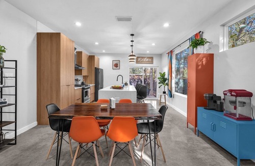 Pecan Valley House | Sun-Filled Modern Oasis - 5 Min to DT