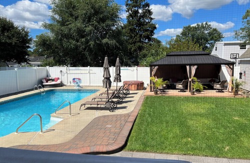 South Toms River House | Sun & Fun in your own backyard!