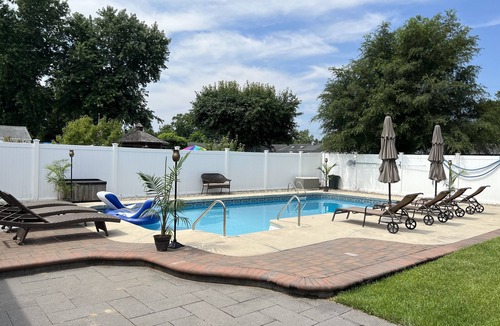 South Toms River House | Sun & Fun in your own backyard!