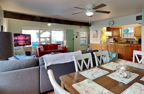 Fulton House | Sun Harbor Cottages by Miss Kitty’s