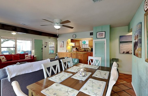 Fulton House | Sun Harbor Cottages by Miss Kitty’s
