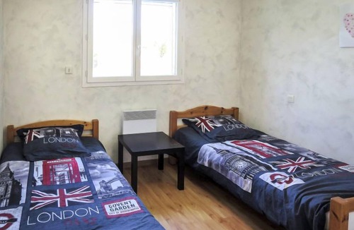 Civrac-en-Medoc House | Sun House by Interhome