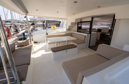 Saint-Mandrier-sur-Mer Boat Rental | Sun-Kissed Sailing Adventure in Provence-Alpes-Côte d'Azur