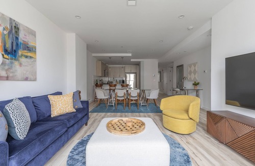 Hoboken Apartment | Sun-kissed 3BR Loft with Patio Minutes to NYC