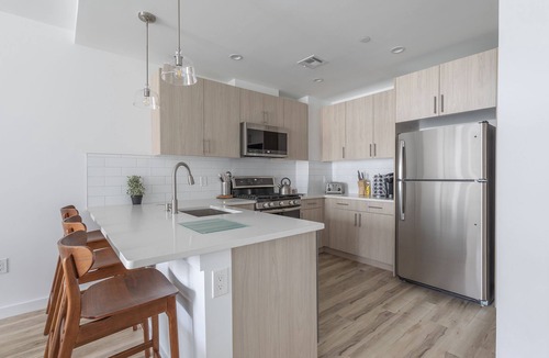 Hoboken Apartment | Sun-kissed 3BR Loft with Patio Minutes to NYC