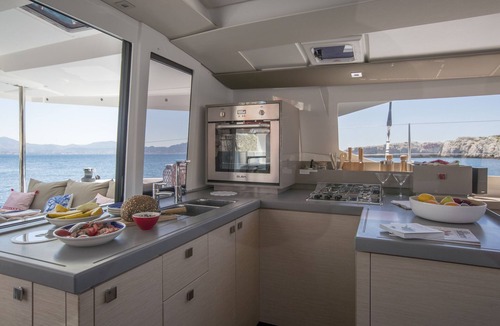 Les Riaux Boat Rental | Sun-Kissed Sailing Adventure to Viejo Puerto