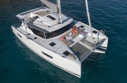 Les Riaux Boat Rental | Sun-Kissed Sailing Adventure to Viejo Puerto