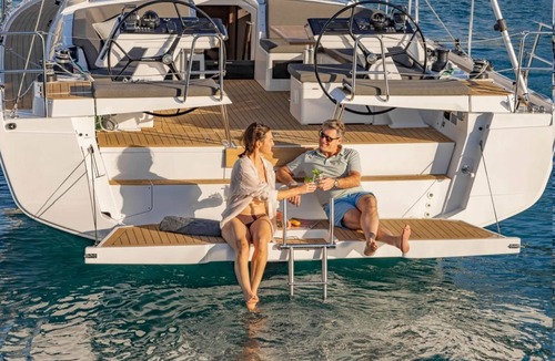 Les Riaux Boat Rental | Sun-Kissed Sailing Adventure to Viejo Puerto