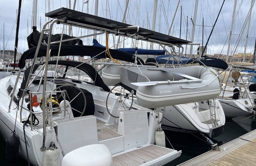 7th Arrondissement Boat Rental | Sun-Kissed Sailing Adventure to Viejo Puerto