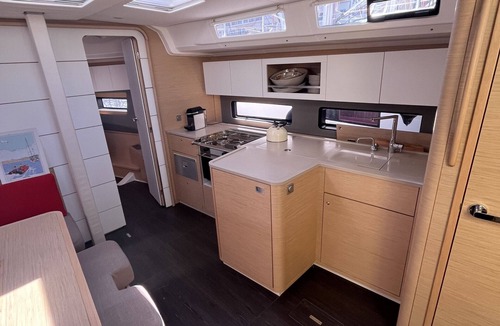 Les Riaux Boat Rental | Sun-Kissed Sailing Adventure to Viejo Puerto