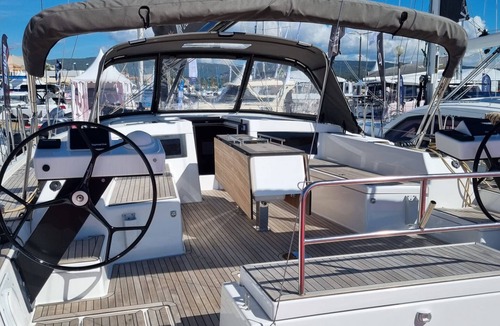 Les Riaux Boat Rental | Sun-Kissed Sailing Adventure to Viejo Puerto