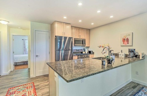 Vernon House | Sun-Lit Vernon Condo < 2 Mi to Ski Resort!