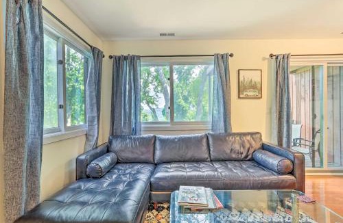 Vernon House | Sun-Lit Vernon Condo < 2 Mi to Ski Resort!
