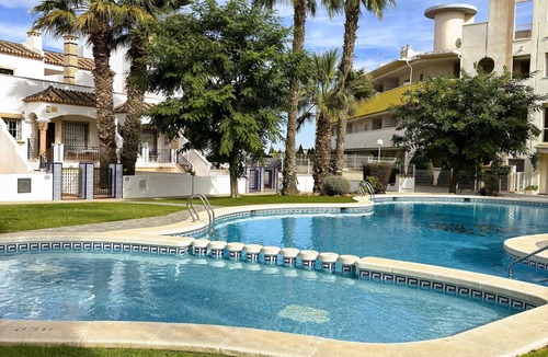 Villamartin Apartment | Sun, relax, golf, swim, biking, padel at Casa Leone