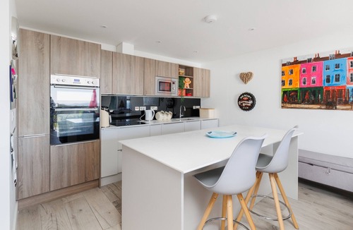 Sandown Apartment | Sun Rise