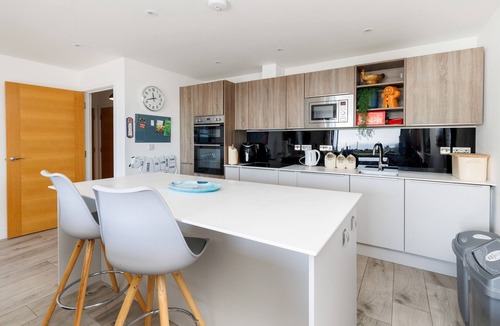 Sandown Apartment | Sun Rise