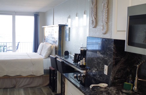 Lenox Park Condo | Sun Rise-Pool-On the Beach