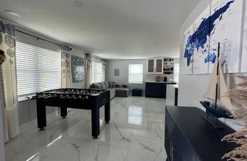 Tampa Shores House | Sun & Salt Air House-3BR home w/patio,pool,firepit