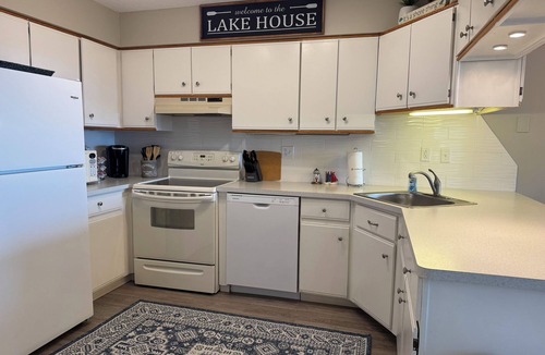 Port Clinton Condo | Sun, Sand and Sensational!