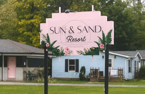 Port Austin Hotel | Sun & Sand Resort
