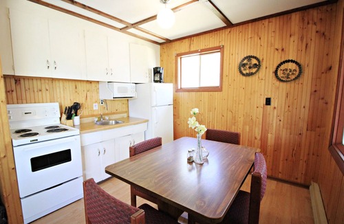 Manitoba Cabin | Sun, Sand, Visit "Sugar Shores"