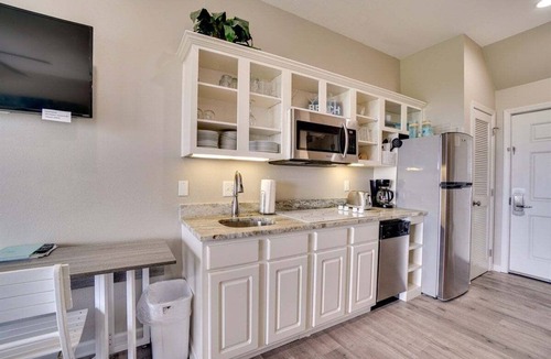 Rosemary Beach Condo | Sun Seeker 30A 400-Balcony-Sleeps 3