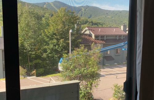 Lincoln House | Sun Soaked Mountain Views, Pool & Spa