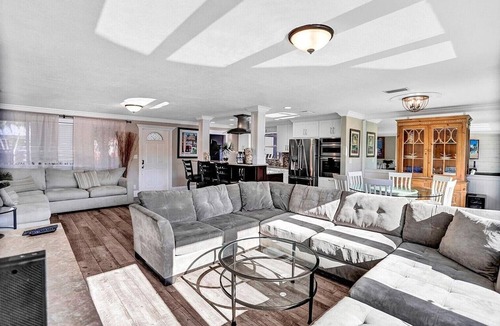 Garden Isles House | Sun-Soaked Retreat with Pool in Pompano Beach