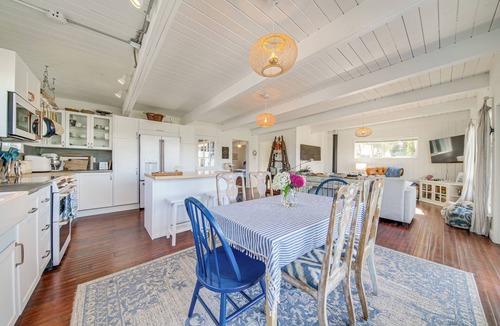 Langley Cabin | Sun-Soaked Sandy Point Haven w/Beach Access!