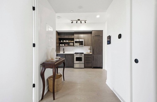 Sandy Hill Condo | Sun-Soaked South-Facing Downtown Condo.Pet-Friendly!