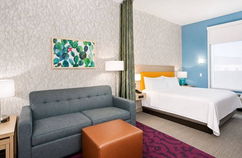 Roswell Hotel | Sun-soaked Stay: 3 Family-friendly Units w/Kitchenette and FREE Breakfast.