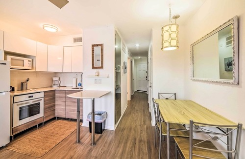 North Beach Condo | Sun-Soaked Texas Condo w/ North Beach Access!