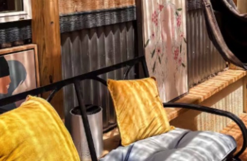 Jefferson Cottage | Sun Soaked Tiny House Cottage in Charming Jefferson