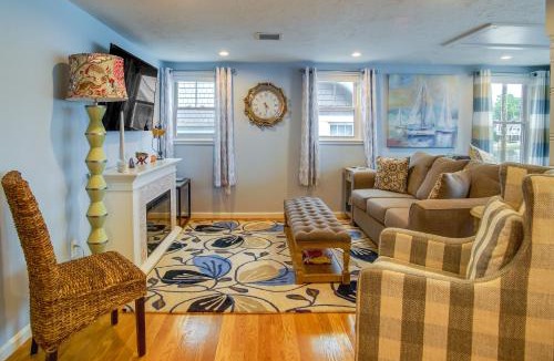 Wareham Center House | Sun-Soaked Wareham Cottage with River Access!