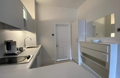 Lancaster Apartment | Sun Street ApartHotel