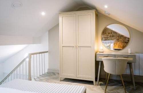 Lancaster Apartment | Sun Street Retreats