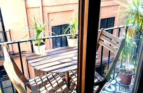 Ciutat Vella Apartment | Sun Studio @ Valencia - Excellent - with Balcony :) City Center